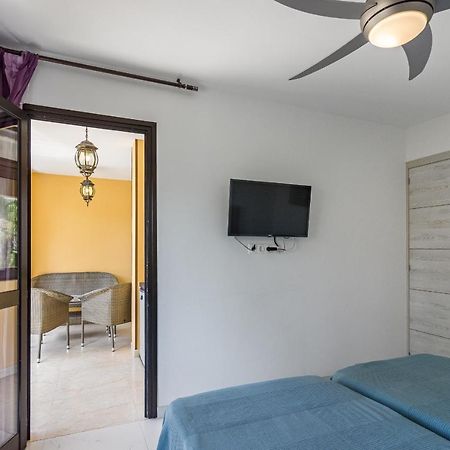Amazing 3 Bedroom Apartment On The First Line Of The Best Las Americas Beach, Air Conditioner And Terrace Ocean View Playa de las Americas  Zewnętrze zdjęcie