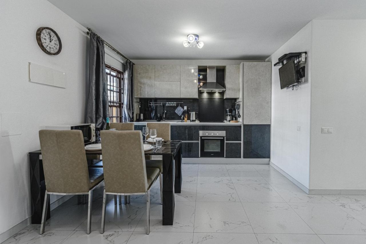 Amazing 3 Bedroom Apartment On The First Line Of The Best Las Americas Beach, Air Conditioner And Terrace Ocean View Playa de las Americas  Zewnętrze zdjęcie
