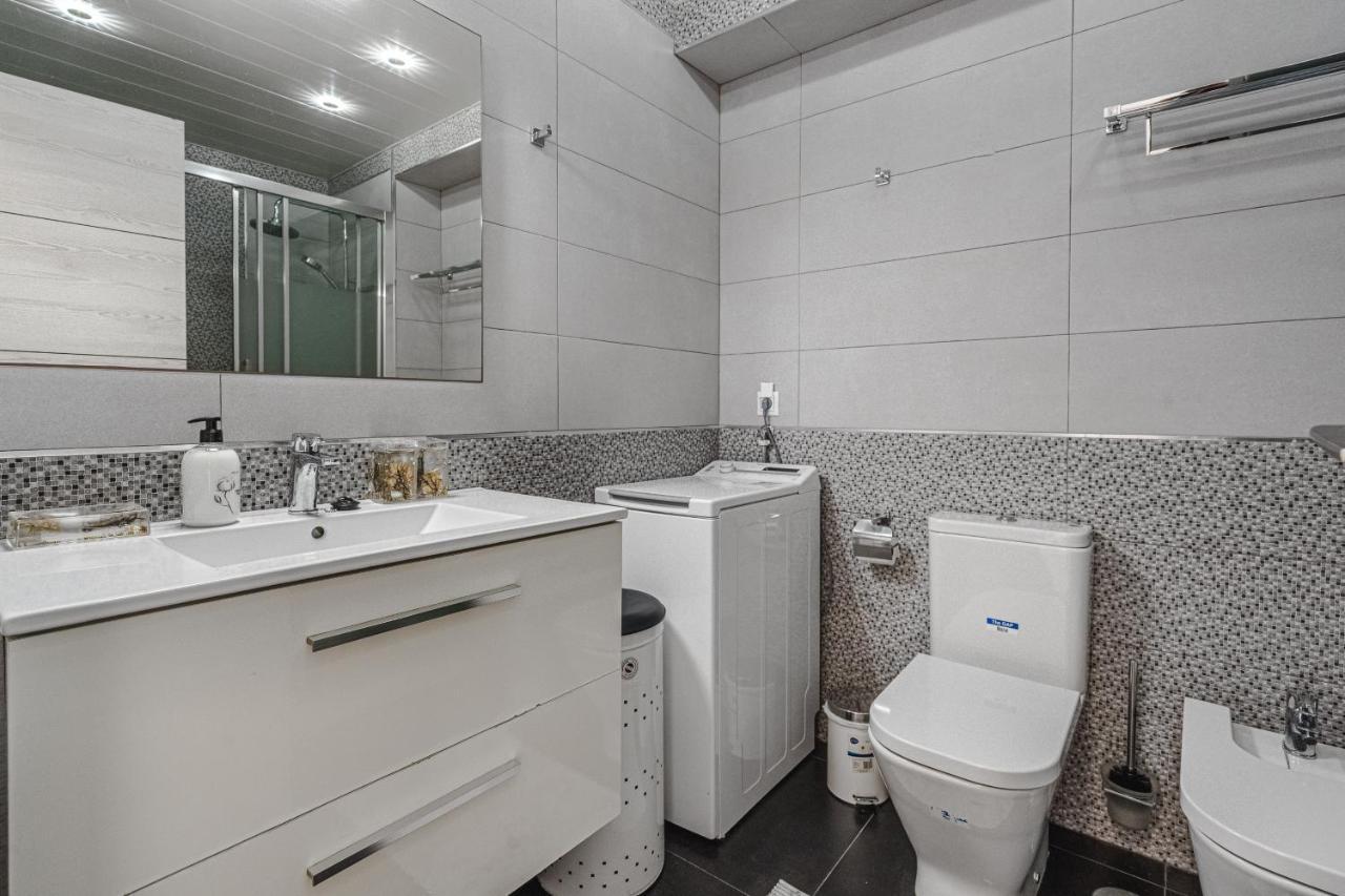 Amazing 3 Bedroom Apartment On The First Line Of The Best Las Americas Beach, Air Conditioner And Terrace Ocean View Playa de las Americas  Zewnętrze zdjęcie