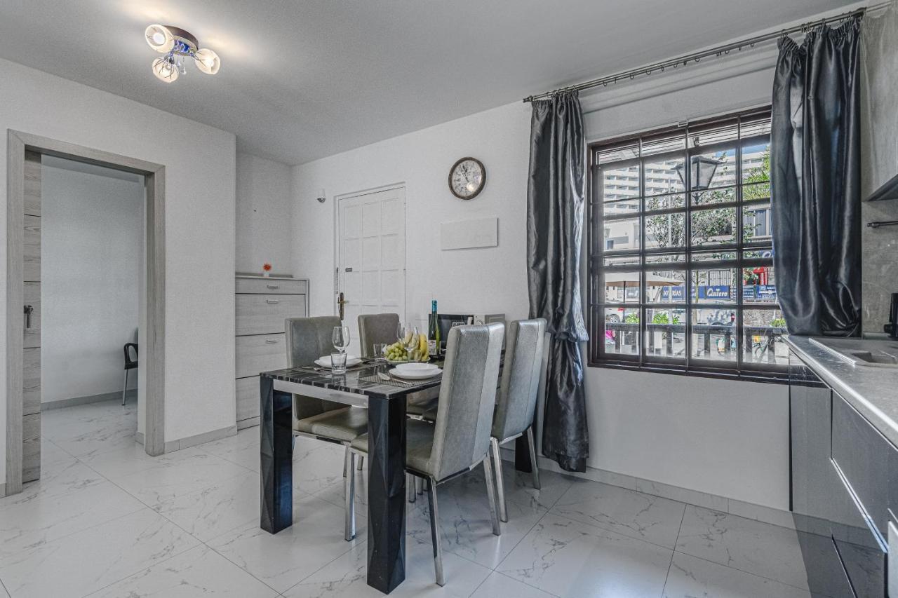 Amazing 3 Bedroom Apartment On The First Line Of The Best Las Americas Beach, Air Conditioner And Terrace Ocean View Playa de las Americas  Zewnętrze zdjęcie